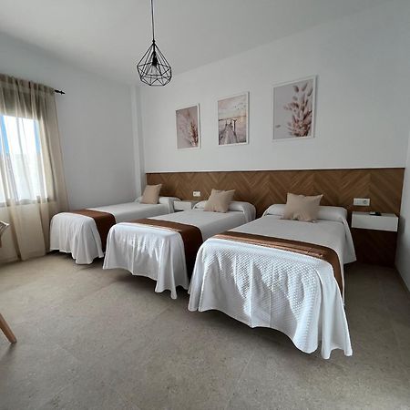 Hostal Parador De Los Llanos Torreorgaz Exteriör bild